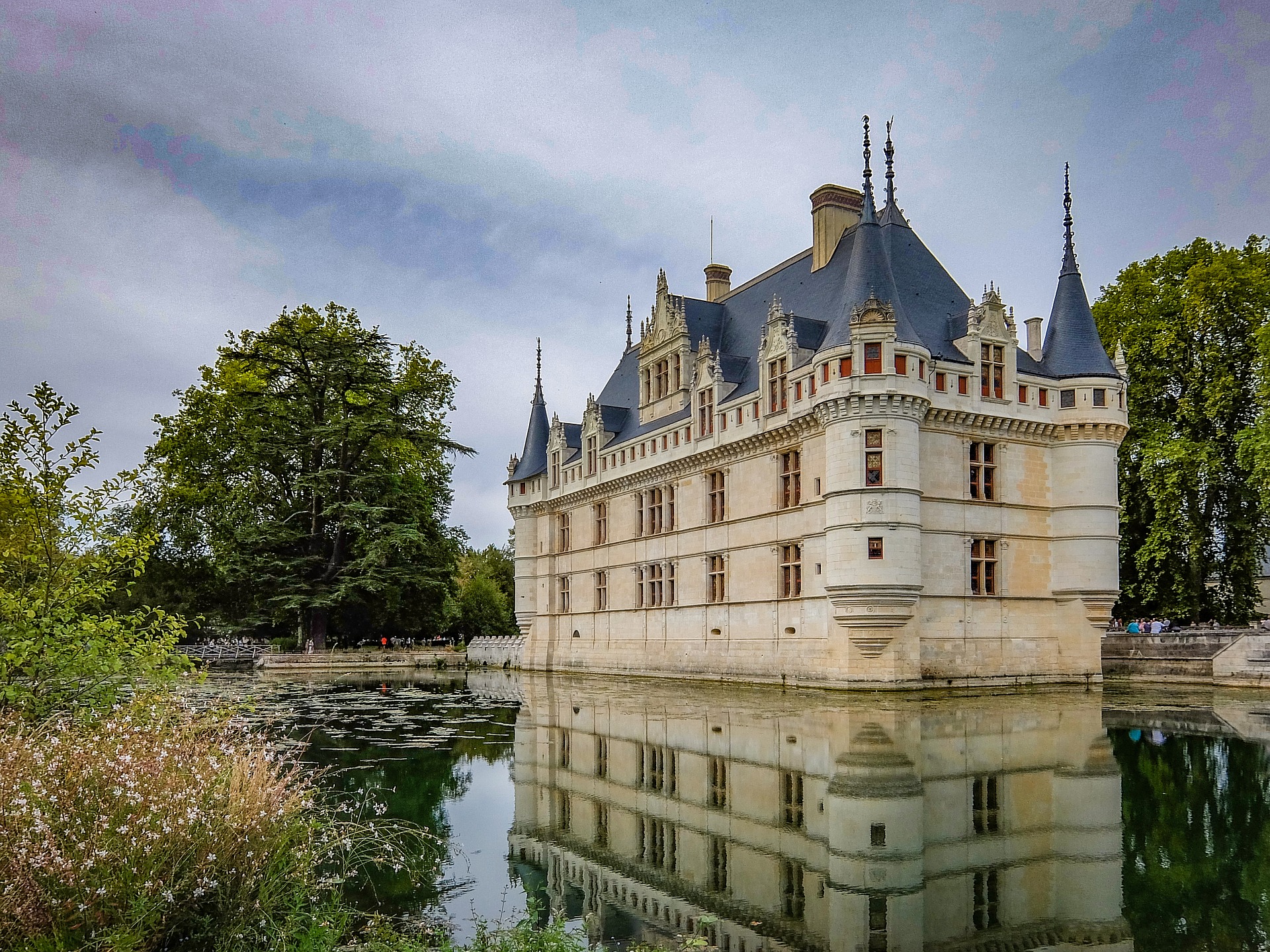 Guide to Chateau d’ Azay-le-Rideau